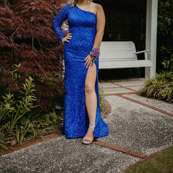 Prom Dress - Picture 3 of 3